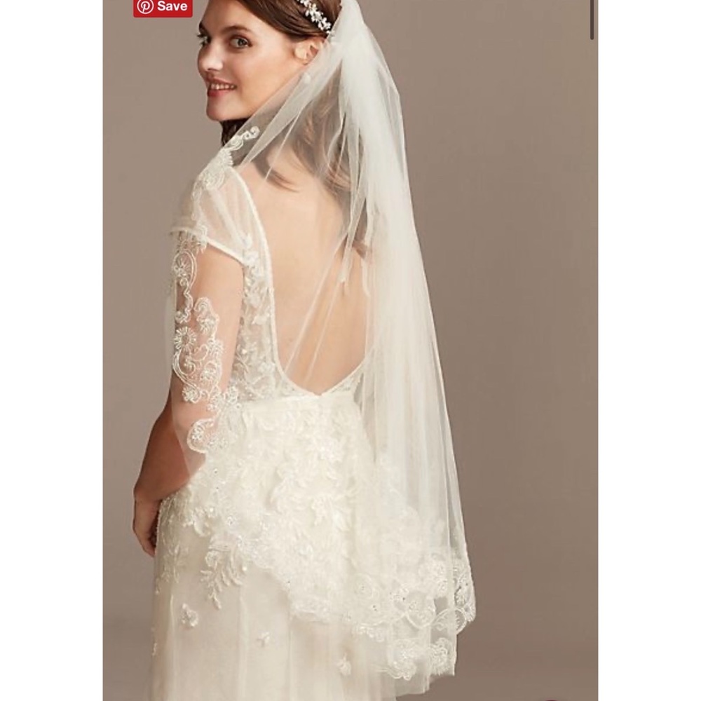 Scroll Embroidered Fingertip Veil with Crystals